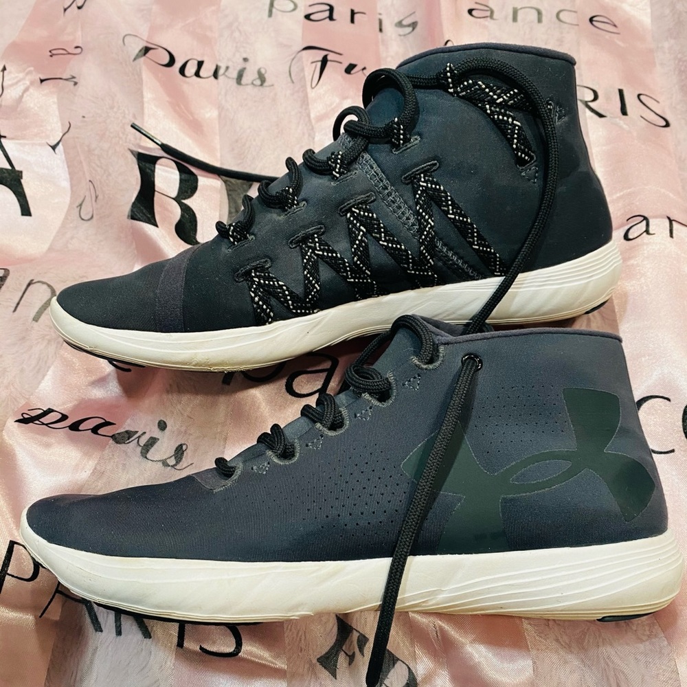 UNDER ARMOUR STREET MID PRECISION WMNS SHOES